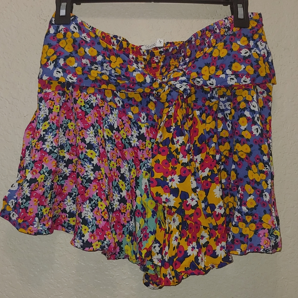 Patrons Of Peace Floral Shorts Size Large